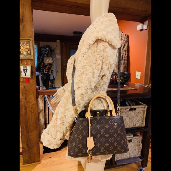 ❌ITS BEEN SOLD❌💚LVMONTAIGNE BB RETAIL $2600💚 - Picture 2 of 7